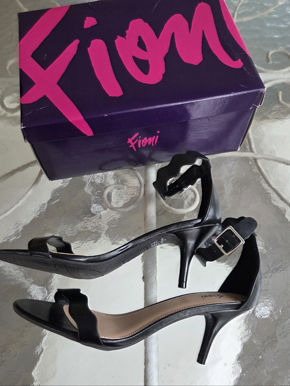 NWT Fioni IRIS Scalloped Ankle Strap Kitten Heels Open Toe